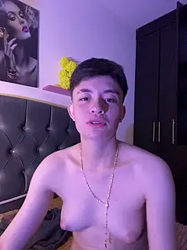 Snapshot of nico_18x chatting on November 13, 2025, 6:34 am nico 18x online show from November 13, 2025, 6:34 am