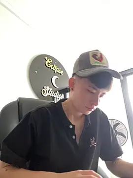 Snapshot of nico_18x chatting on November 25, 2025, 5:02 pm nico 18x online show from November 25, 2025, 5:02 pm