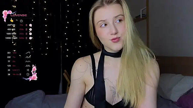 Snapshot of ArianaMur chatting on January 11, 2025, 3:23 am ArianaMur online show from January 11, 2025, 3:23 am