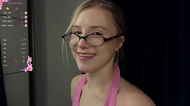 Snapshot of ArianaMur chatting on January 16, 2025, 5:21 am ArianaMur online show from January 16, 2025, 5:21 am