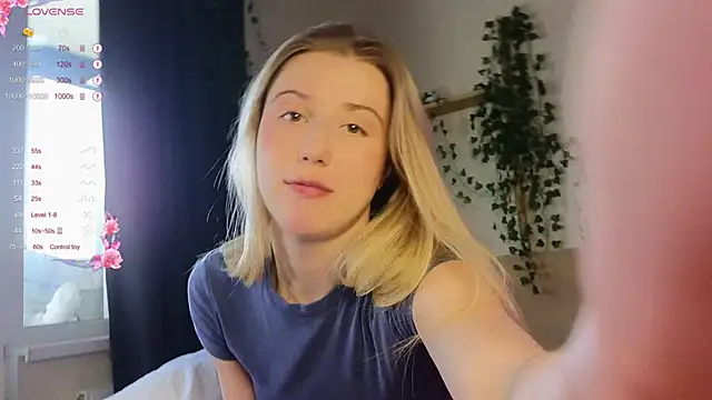 Snapshot of ArianaMur chatting on March 23, 2025, 5:54 am ArianaMur online show from March 23, 2025, 5:54 am