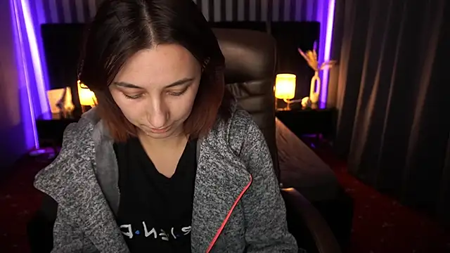 Roxy Rayy online show from December 5, 2024, 8:55 pm