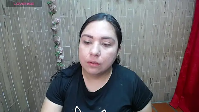 Snapshot of solyeria chatting on September 30, 2025, 1:32 am solyeria online show from September 30, 2025, 1:32 am