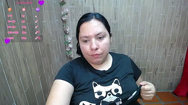 Snapshot of solyeria chatting on October 6, 2025, 4:43 am solyeria online show from October 6, 2025, 4:43 am