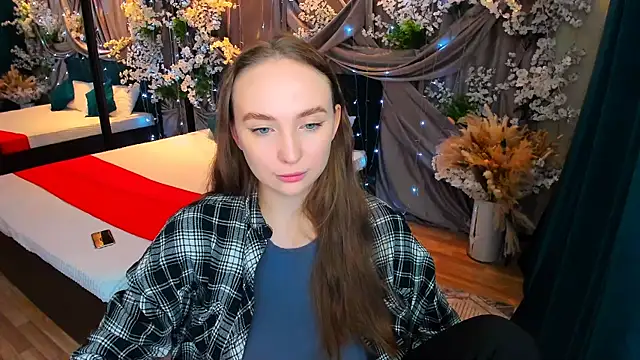 Snapshot of TrueReincarnation chatting on February 5, 2025, 4:14 pm TrueReincarnation online show from February 5, 2025, 4:14 pm