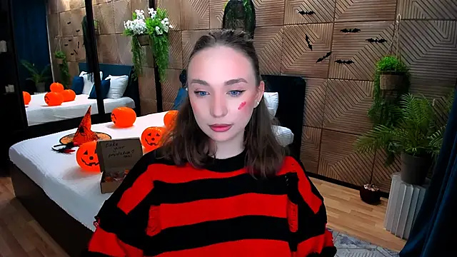 Snapshot of TrueReincarnation chatting on October 31, 2025, 10:16 am TrueReincarnation online show from October 31, 2025, 10:16 am