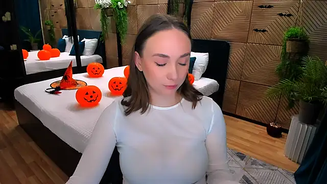 Snapshot of TrueReincarnation chatting on November 2, 2025, 10:17 am TrueReincarnation online show from November 2, 2025, 10:17 am