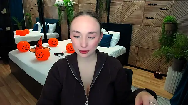 Snapshot of TrueReincarnation chatting on November 4, 2025, 10:47 am TrueReincarnation online show from November 4, 2025, 10:47 am