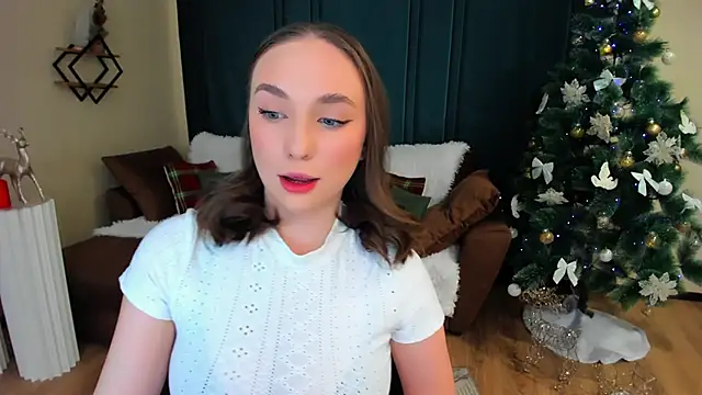 Snapshot of TrueReincarnation chatting on December 15, 2025, 6:01 pm TrueReincarnation online show from December 15, 2025, 6:01 pm