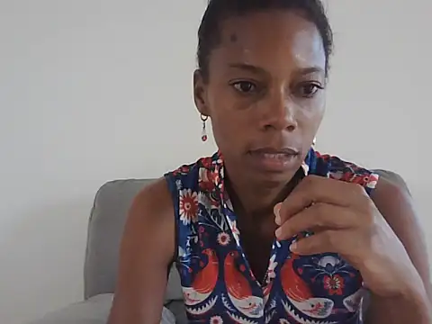 Snapshot of adele-33 chatting on October 11, 2025, 9:24 pm adele-33 online show from October 11, 2025, 9:24 pm