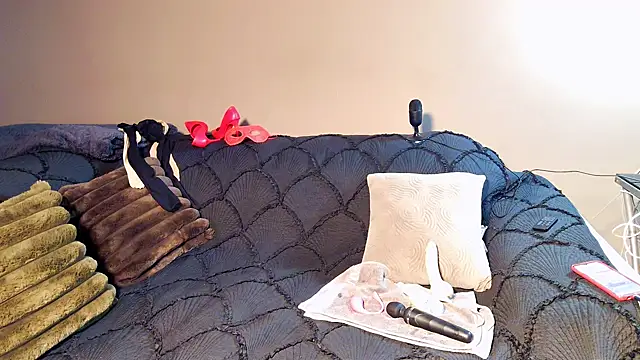 snowpanter online show from March 18, 2025, 8:03 am