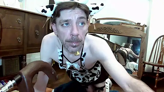 MaxJr8008 online show from September 17, 2025, 6:48 am