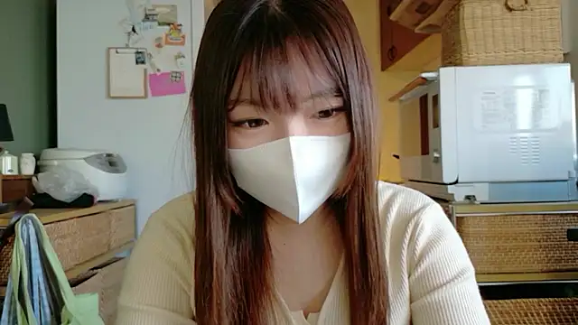  Yui  online show from November 22, 2025, 4:33 am