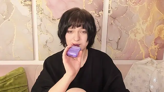 fiamoory online show from December 5, 2025, 1:14 am