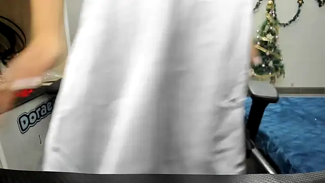 Hotqueensex online show from December 16, 2025, 2:49 am