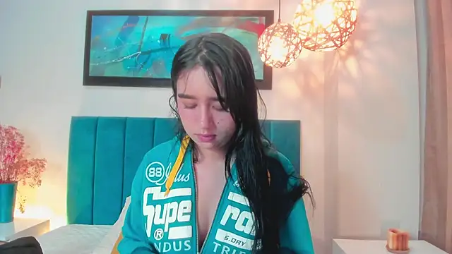 Snapshot of LaraGoldd chatting on November 13, 2025, 12:42 am LaraGoldd online show from November 13, 2025, 12:42 am