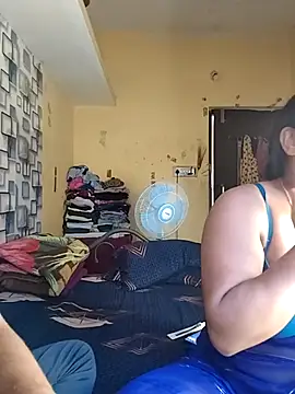 Radhikadavi879 online show from October 19, 2025, 5:19 am