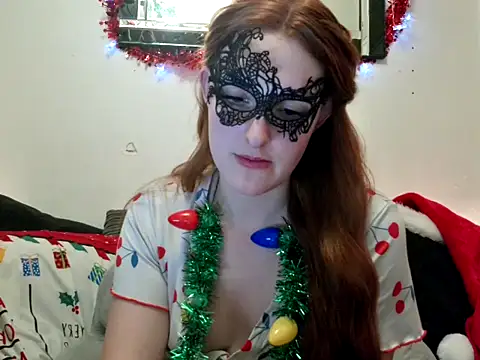 LexiSnowUK online show from December 11, 2024, 10:38 pm