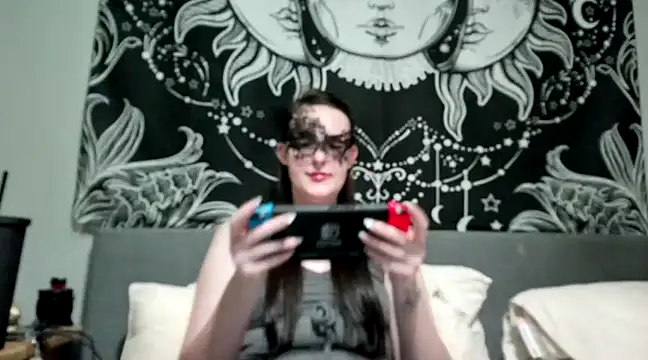 LexiSnowUK online show from February 20, 2025, 11:21 pm