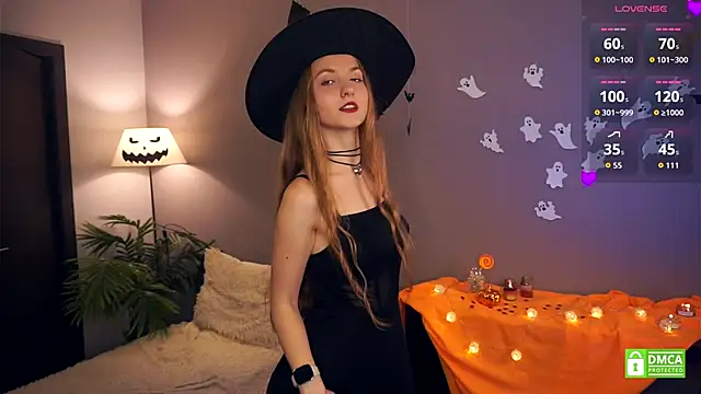 EsmaCarll online show from October 30, 2025, 8:31 pm