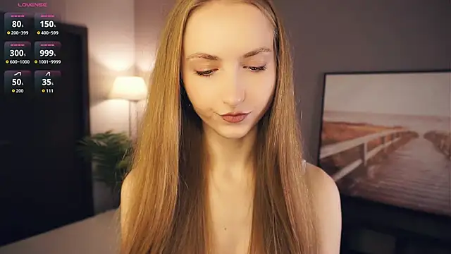 EsmaCarll online show from December 13, 2025, 8:14 pm