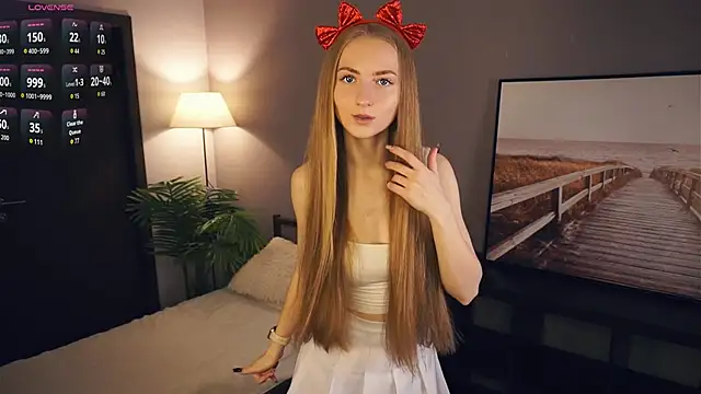 EsmaCarll online show from December 20, 2025, 8:27 pm