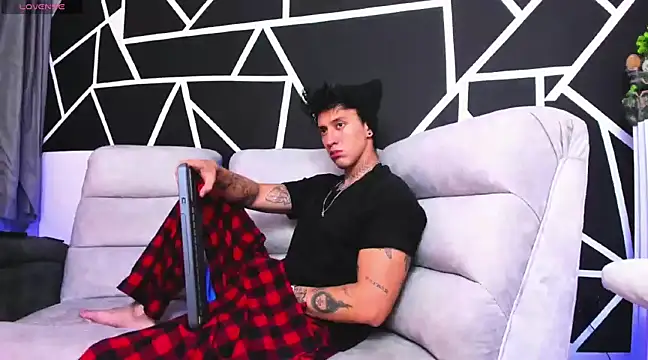 JUSTIN FULLER1 online show from February 16, 2025, 1:58 am