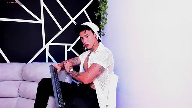 JUSTIN FULLER1 online show from February 17, 2025, 11:31 pm