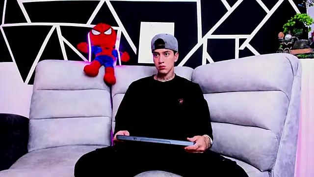 JUSTIN FULLER1 online show from March 20, 2025, 6:53 pm