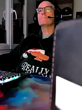 bogland33 online show from March 3, 2025, 7:17 pm