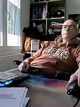 bogland33 online show from March 4, 2025, 3:48 pm