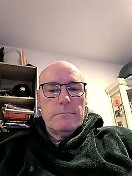 bogland33 online show from March 4, 2025, 7:22 pm