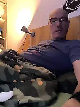 bogland33 online show from September 19, 2025, 9:26 pm