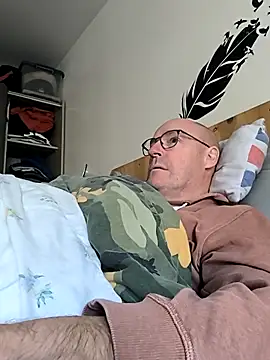 bogland33 online show from October 16, 2025, 11:44 am