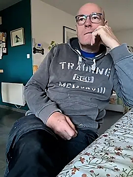 bogland33 online show from October 28, 2025, 7:56 am