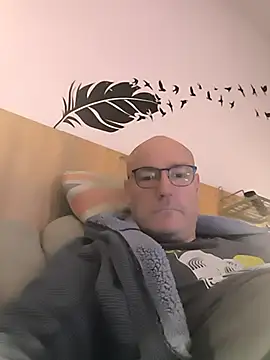 bogland33 online show from November 6, 2025, 7:59 pm