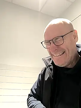 bogland33 online show from November 21, 2025, 3:33 pm