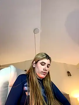 Snapshot of ARITOO_ chatting on December 7, 2024, 11:40 am ARITOO  online show from December 7, 2024, 11:40 am