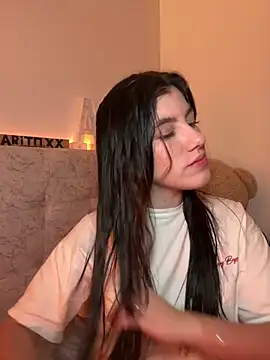 Snapshot of ARITOO_ chatting on October 25, 2025, 6:32 am ARITOO  online show from October 25, 2025, 6:32 am