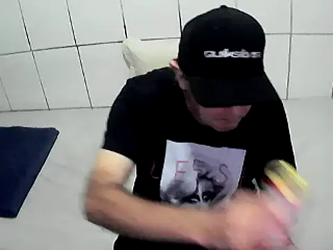 pierdona online show from February 24, 2025, 8:47 pm