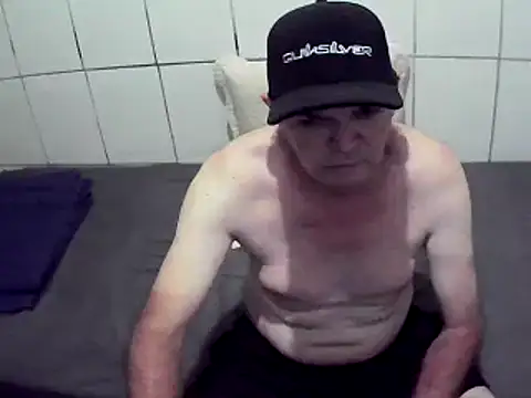 pierdona online show from March 7, 2025, 7:49 pm