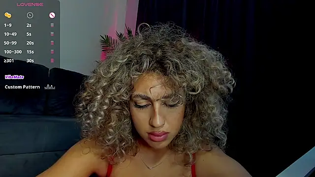 Snapshot of CurlyAnt0 chatting on December 16, 2024, 11:39 pm CurlyAnt0 online show from December 16, 2024, 11:39 pm