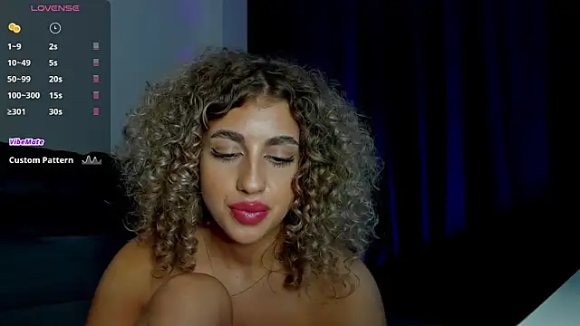 Snapshot of CurlyAnt0 chatting on February 6, 2025, 10:21 pm CurlyAnt0 online show from February 6, 2025, 10:21 pm