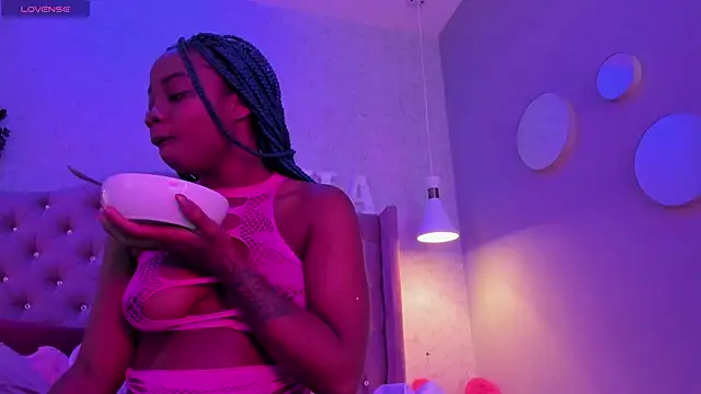 johannaMiller1 online show from December 25, 2024, 12:58 pm