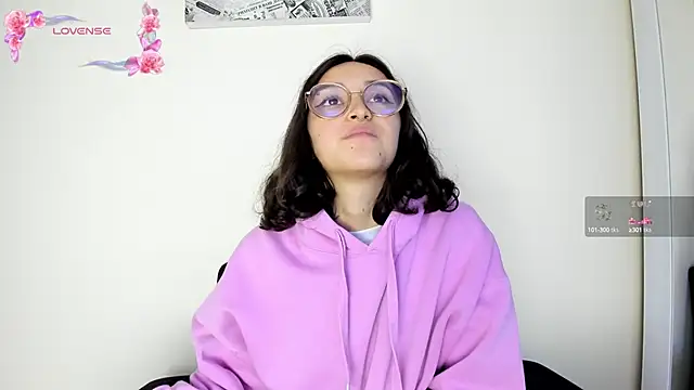 Snapshot of its__angelica_ chatting on January 31, 2025, 10:21 pm its angelica online show from January 31, 2025, 10:21 pm