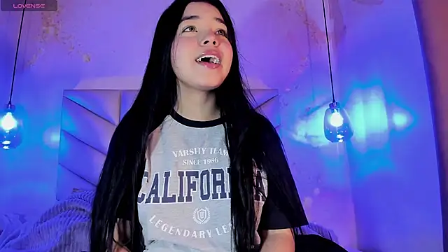 Snapshot of AuroraFiore chatting on February 22, 2025, 7:58 pm AuroraFiore online show from February 22, 2025, 7:58 pm