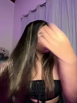 tuckersabrina online show from February 19, 2025, 11:36 pm