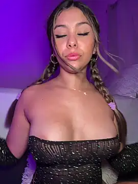 tuckersabrina online show from March 1, 2025, 2:44 pm