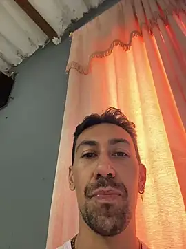 Snapshot of dantedesirexx chatting on February 3, 2025, 9:18 pm dantedesirexx online show from February 3, 2025, 9:18 pm