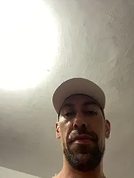 Snapshot of dantedesirexx chatting on February 25, 2025, 4:35 am dantedesirexx online show from February 25, 2025, 4:35 am